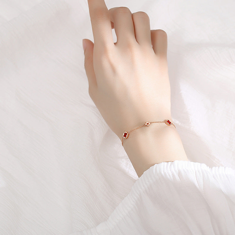 Pulsera de Trébol en Plata de ley Simple, Moderna y Lujosa