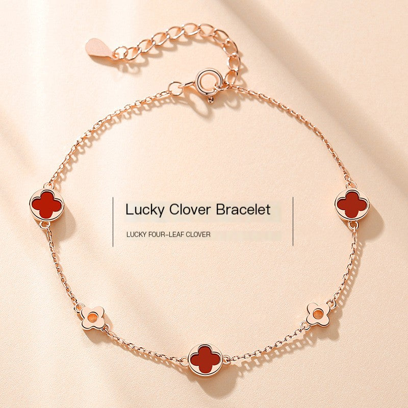 Pulsera de Trébol en Plata de ley Simple, Moderna y Lujosa