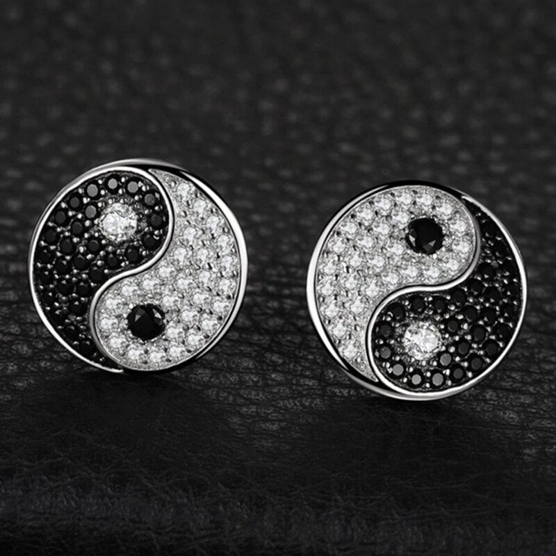 Pendientes Yin-yang Bañado En Plata De Circón Blanco Y Negro