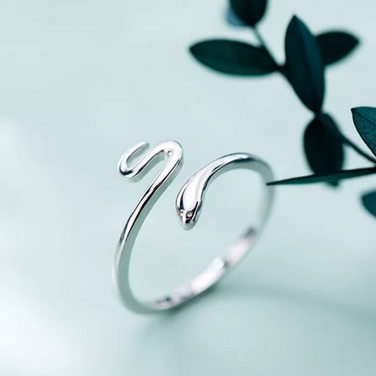 Anillo De Serpiente Enchapado En Plata Ajustable