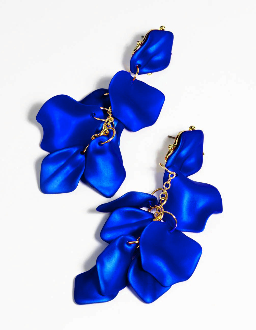 Aretes de Pétalos Azul Metalizado