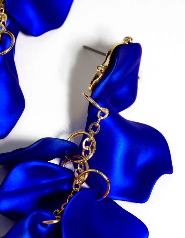 Aretes de Pétalos Azul Metalizado