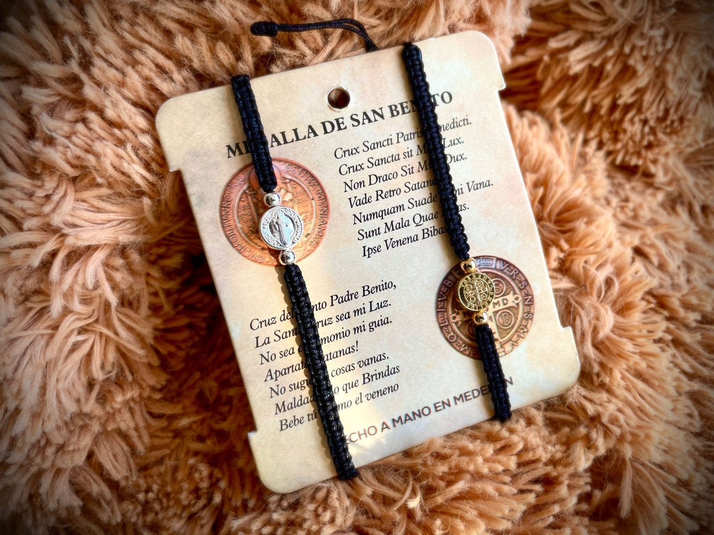 Pulsera - Manilla de San Benito (Roja-Negra)