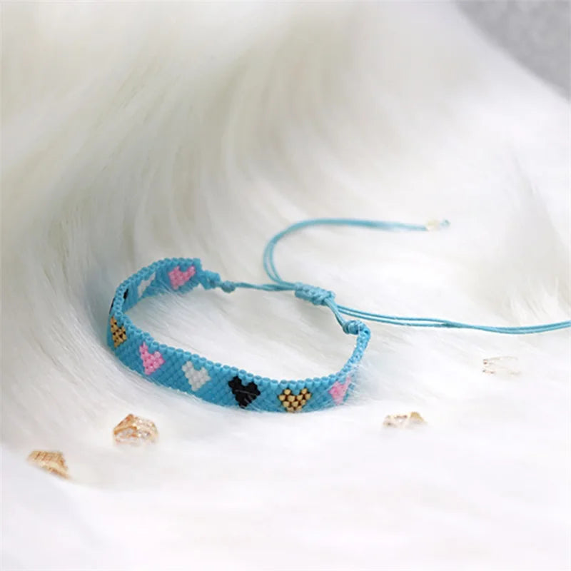 Pulsera Miyuki Ajustable de Corazones ❤️❤️❤️