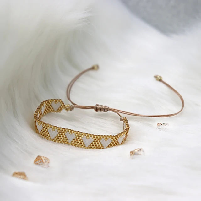 Pulsera Miyuki Ajustable de Corazones ❤️❤️❤️