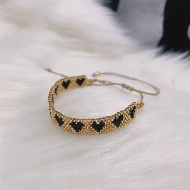 Pulsera Miyuki Ajustable de Corazones ❤️❤️❤️