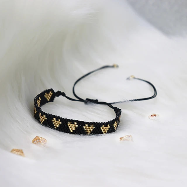 Pulsera Miyuki Ajustable de Corazones ❤️❤️❤️
