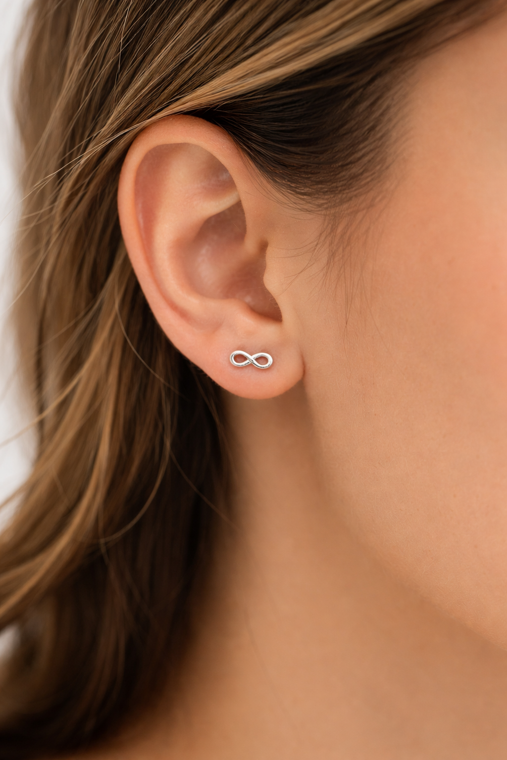 Aretes del Infinito en Plata Italiana