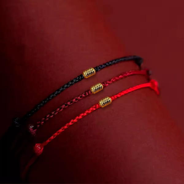 Amuleto Hilo De Destino Cilindro Canalizador En Oro 18k