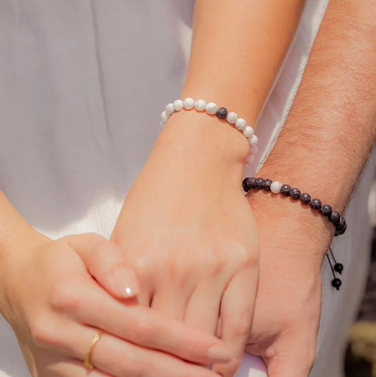Pulsera Para Parejas En Hilo + Piedras Volcanicas Y Howlita