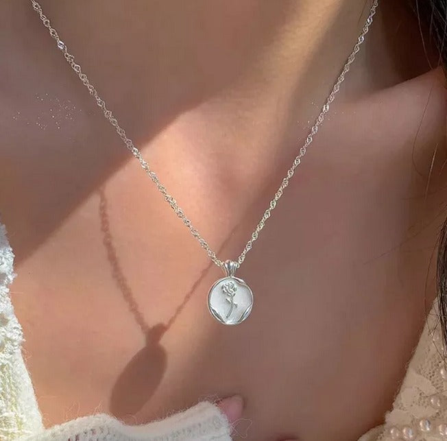 Collar Dije De Rosa Hecha En Plata De Ley 925 Certificada