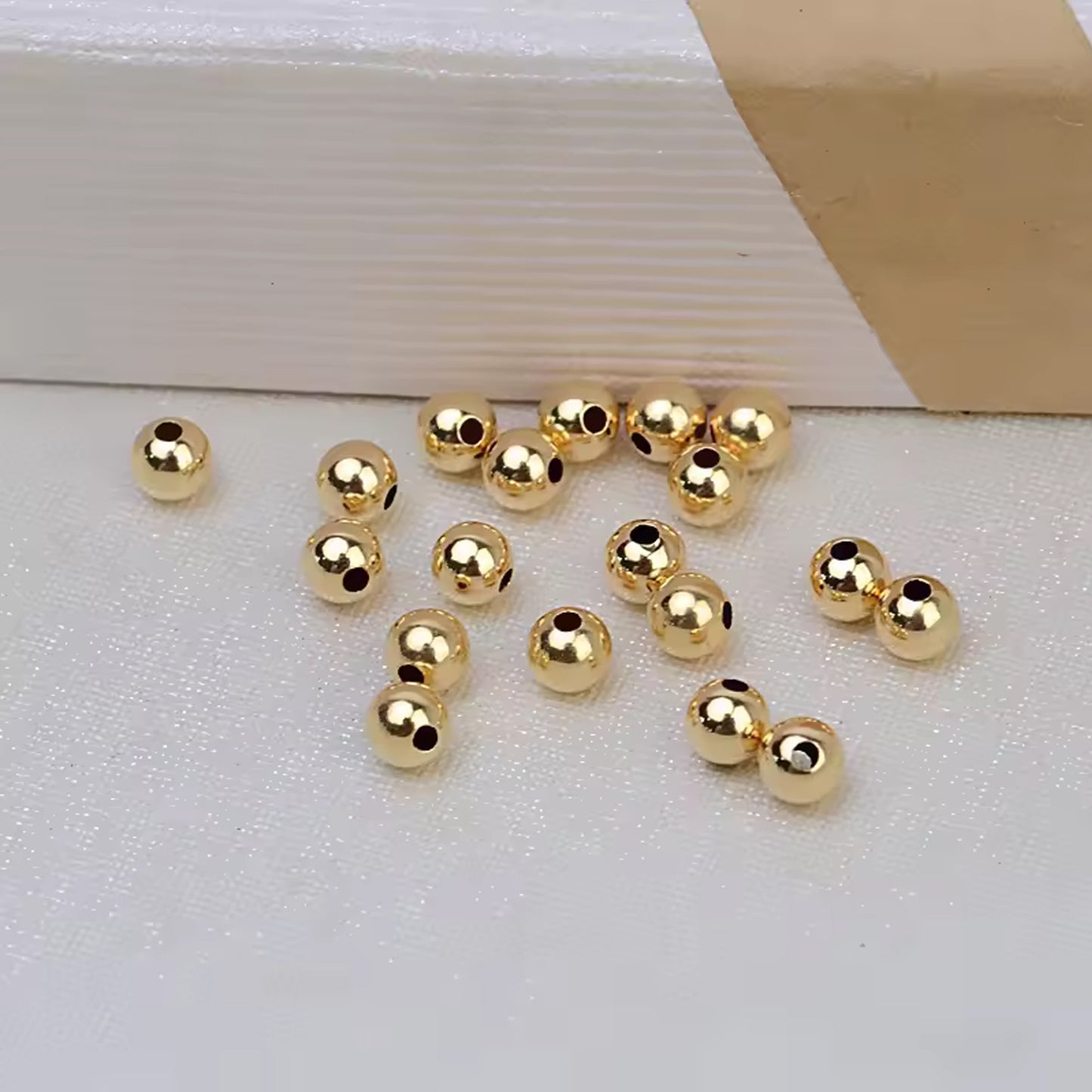 Balín Oro Amarillo 18k Liso para Joyería (3–6 mm)