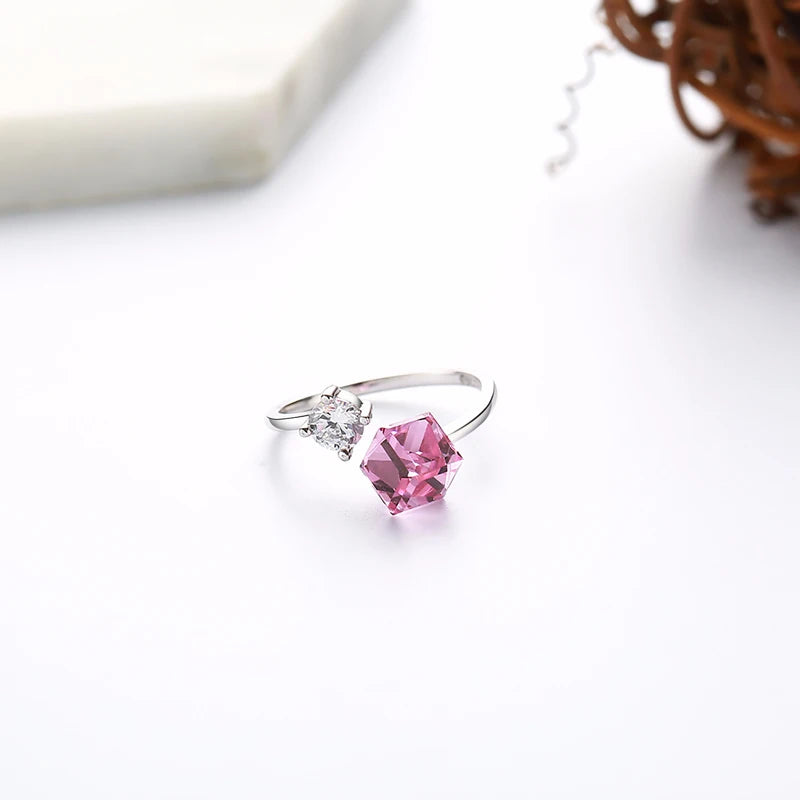 Anillo de Plata Esterlina con Circón Cubo Rosa