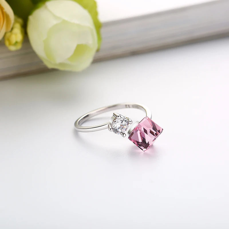 Anillo de Plata Esterlina con Circón Cubo Rosa