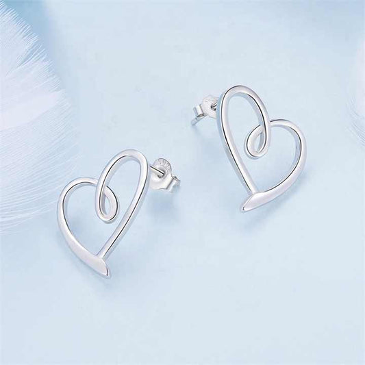 Aretes en Plata – Un Corazón que Fluye