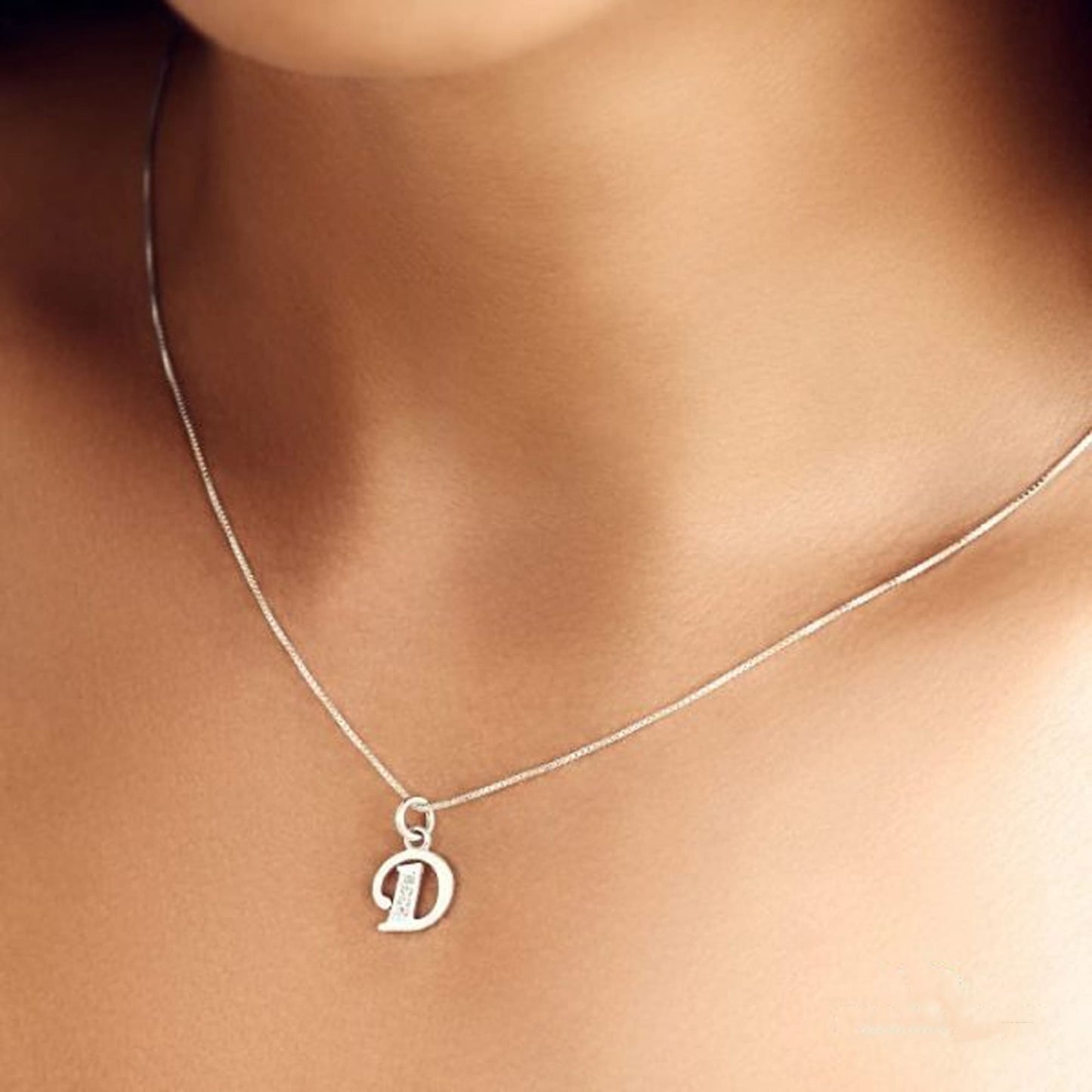 Cadena De Plata Con Dije De Letra Inicial + Zircones Blancos